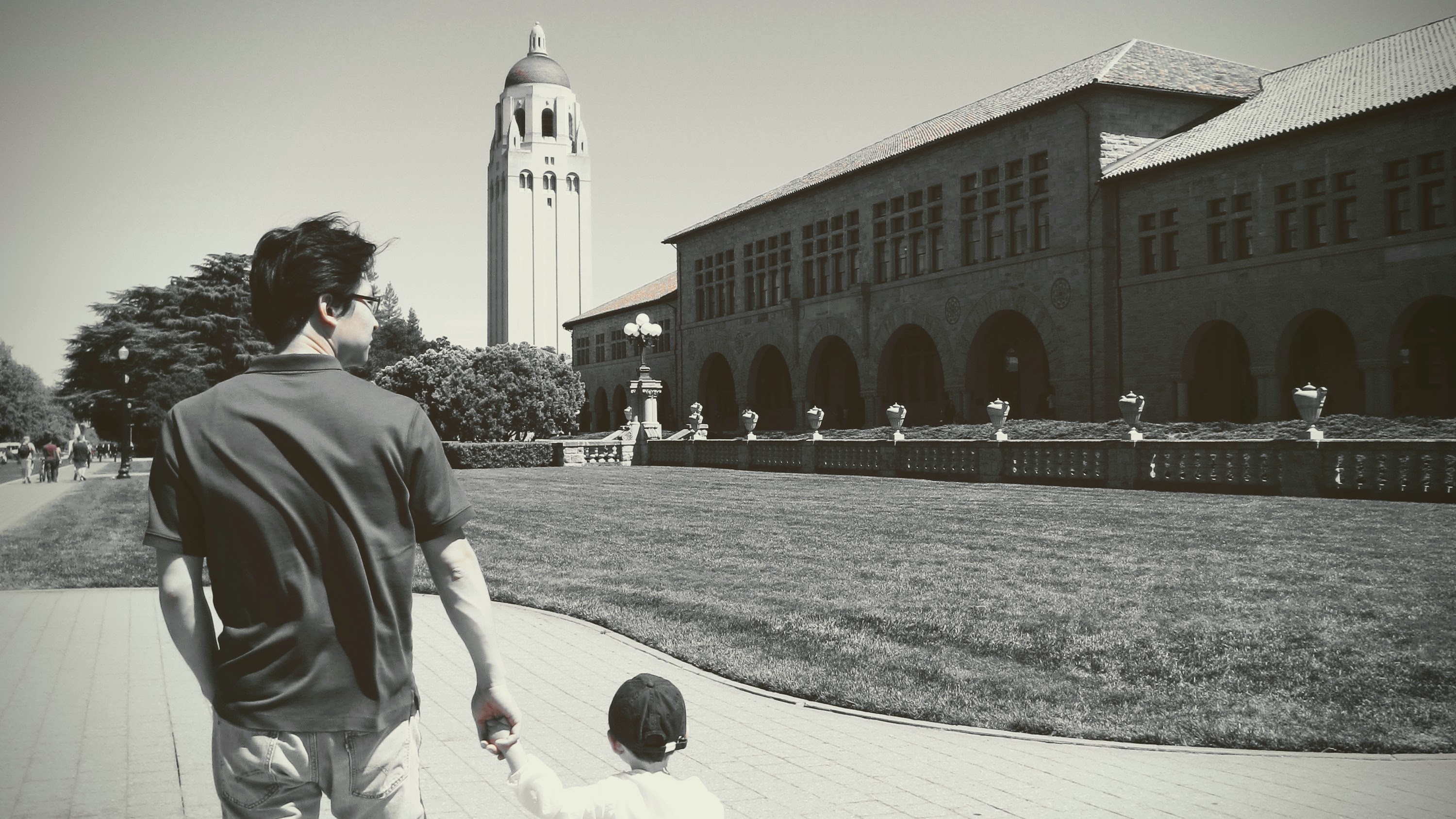 2011년, 첫째와 함께 거닐던 스탠퍼드의 교정